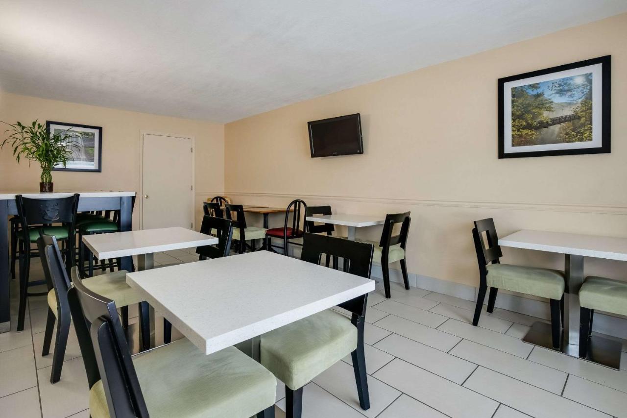קלייטון Quality Inn & Suites Mt Chalet מראה חיצוני תמונה