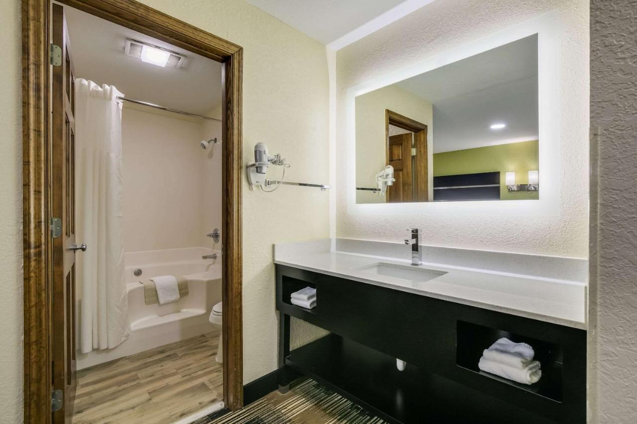 קלייטון Quality Inn & Suites Mt Chalet מראה חיצוני תמונה