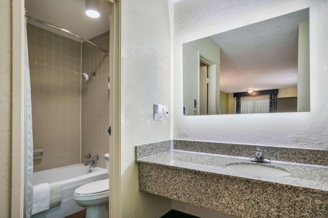 קלייטון Quality Inn & Suites Mt Chalet מראה חיצוני תמונה